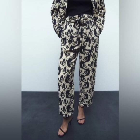 Zara Pants - Zara Paperbag High Waisted Animal Print Belted Trousers size M